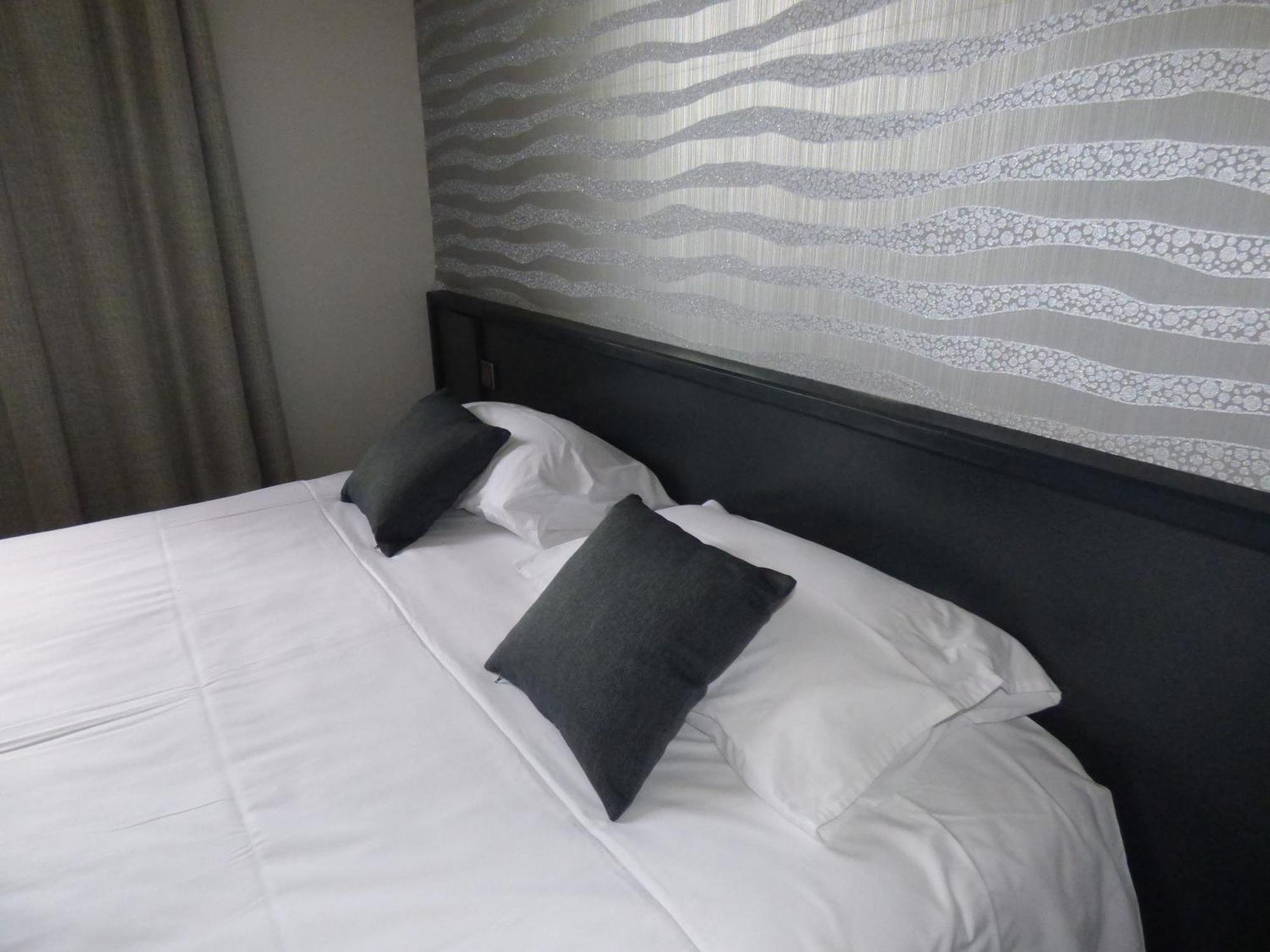 อินสไปเรชั่น บาย บัลลาแด็ง วีลฟรองช์ เดอ รูแอร์ก Hotel วีย์ฟร็องเช-เดอ-ฮูแอเก ภายนอก รูปภาพ
