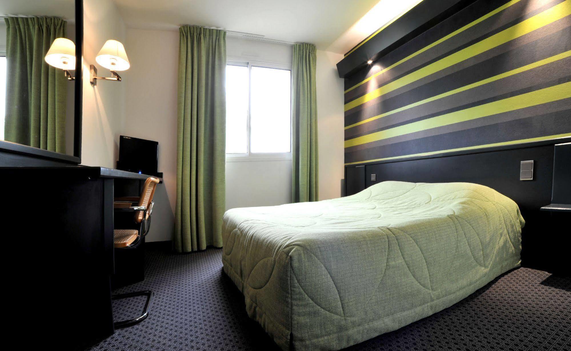 อินสไปเรชั่น บาย บัลลาแด็ง วีลฟรองช์ เดอ รูแอร์ก Hotel วีย์ฟร็องเช-เดอ-ฮูแอเก ภายนอก รูปภาพ